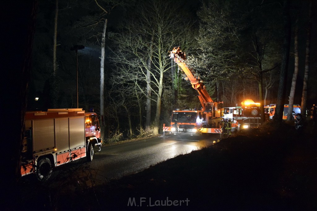 Container LKW umgestuerzt Koeln Brueck Bruecker- Dellbruecker Mauspfad P566.JPG - Miklos Laubert